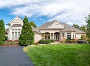 9618 N Columbia Creek Ln, Mequon, WI 53092