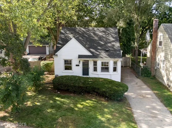 4428 Washington St, Wayne, MI 48184