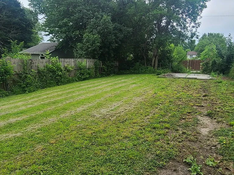 1341 Gordon St — Photo 4
