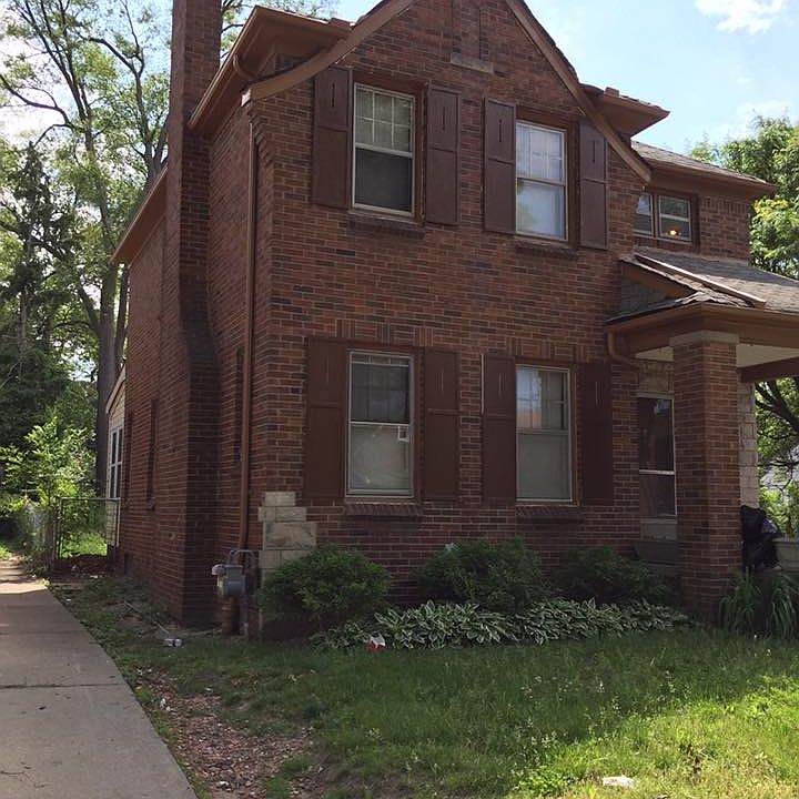 2nd image of 16882 Manor St