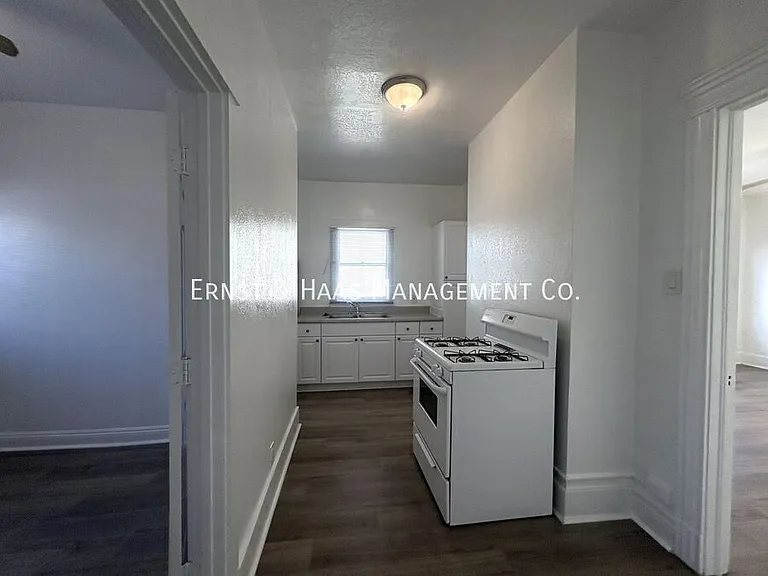 335 N Virginia Ct #D — Photo 8