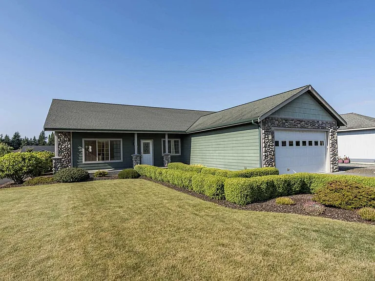 70 Nesting Pl — Photo 3