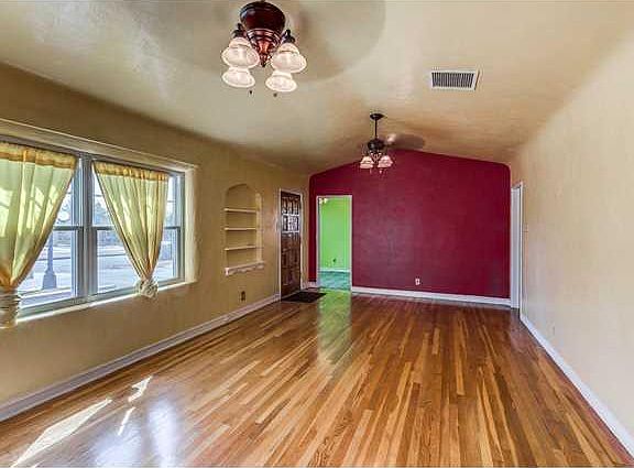 5th image of 4319 Cambridge Ave