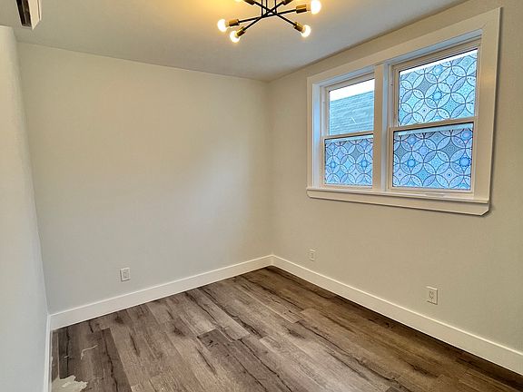 4th image of 30 E 47th St Floor 2
