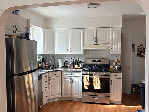 4th image of 40 W 32nd St Floor 2