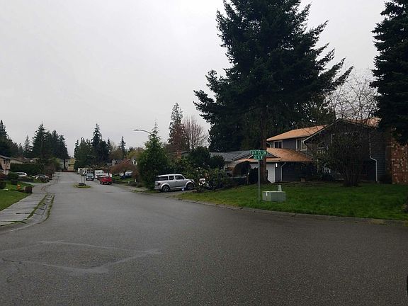 4th image of 4525 149th Pl SW