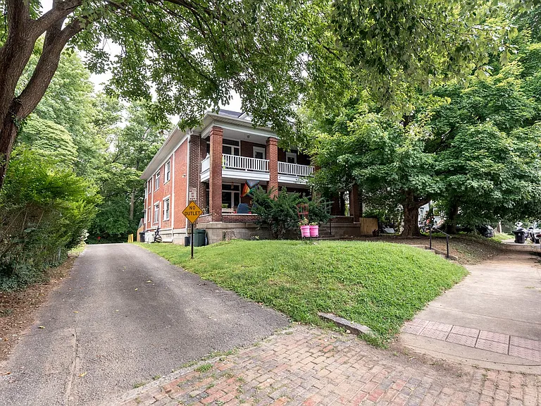 145 N Keats Ave — Photo 31