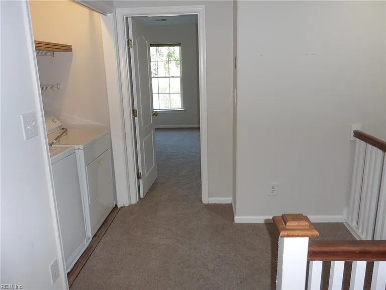 2364 Charing Cross Rd — Photo 16