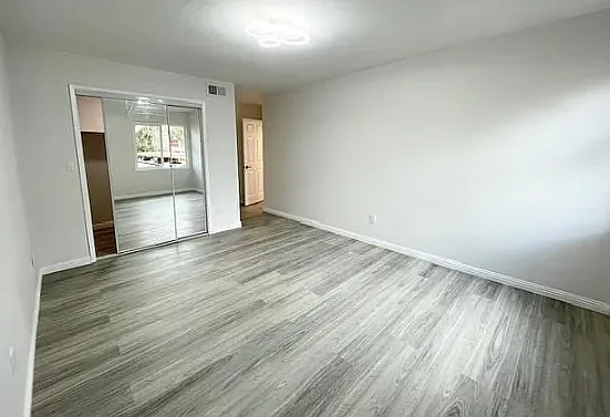 282 Tradewinds Dr — Photo 8