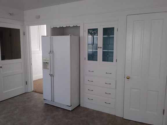 2nd image of 625 E 15th St APT 1