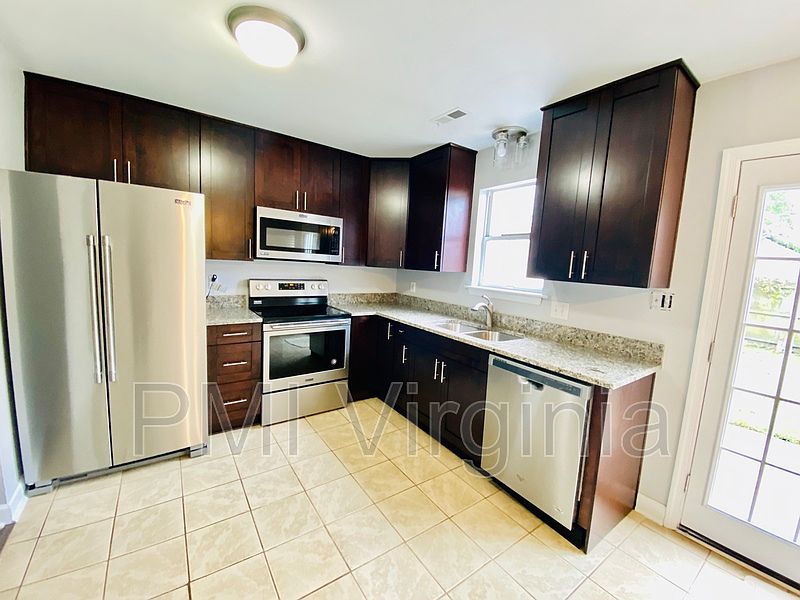 1st image of 3311 Scarborough Way