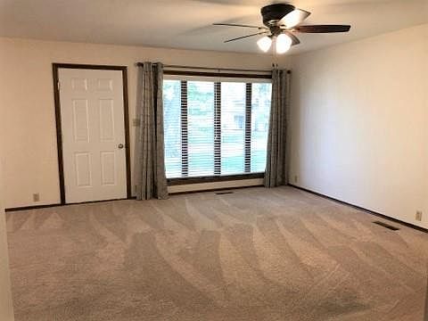 2nd image of 3 Lincoln Dr