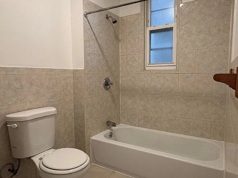 339 Danforth Ave #1F — Photo 6