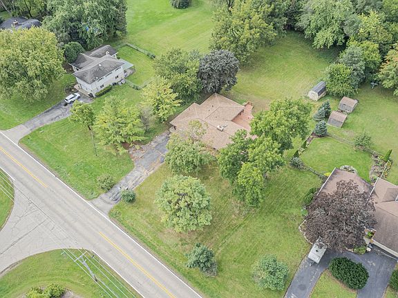 3rd image of 26815 W Nippersink Rd