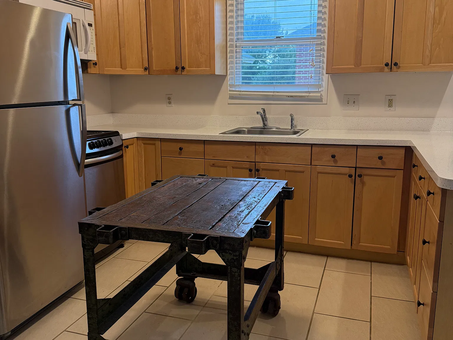 1 bed, 890 sqft, $1,500 — Photo 4