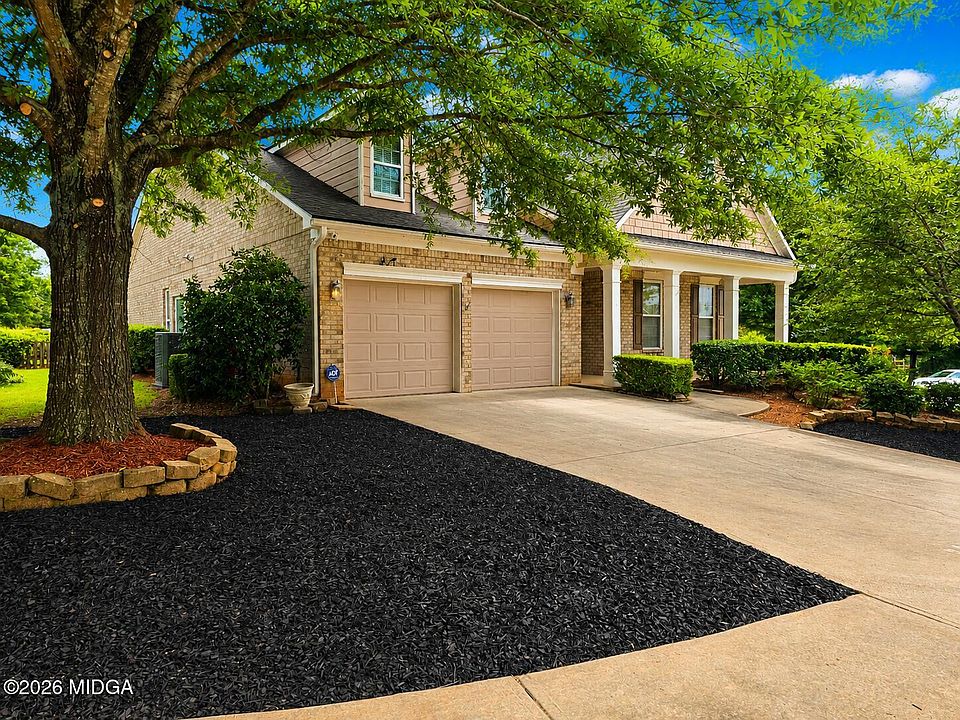 1st image of 102 Fairways Ct