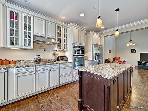 5th image of 1201 W Charles Ln