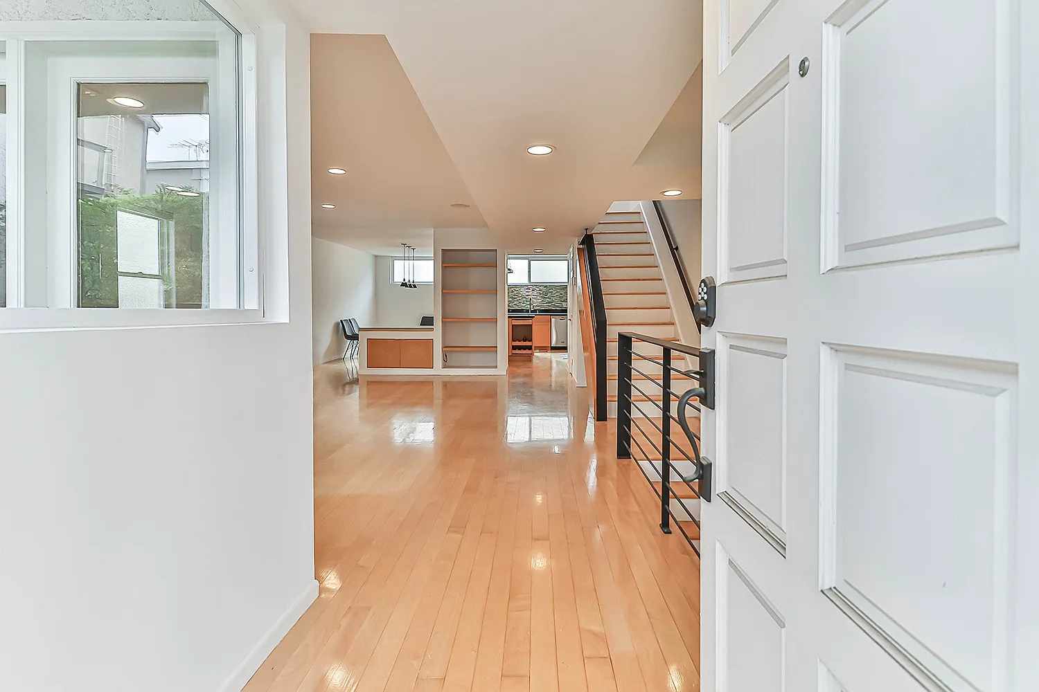 3 bed, 2.5 bath, 1582 sqft, $7,000 — Photo 1