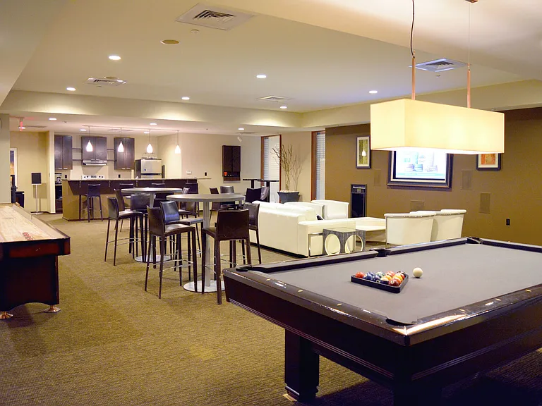 Pointe 400 Apartments — Photo 26