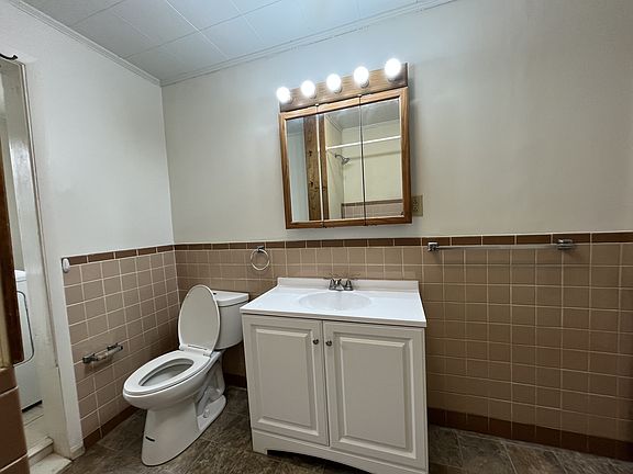 4th image of 2801 Canby St #2