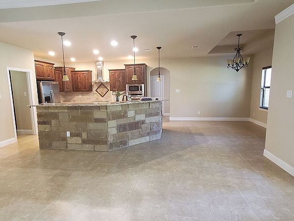 2nd image of 140 Oak Hollow