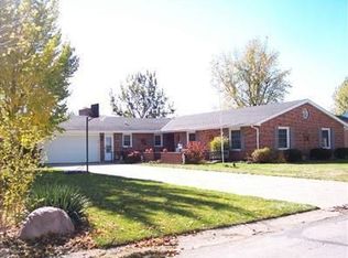 763 Honeysuckle Dr, Greenville, OH 45331