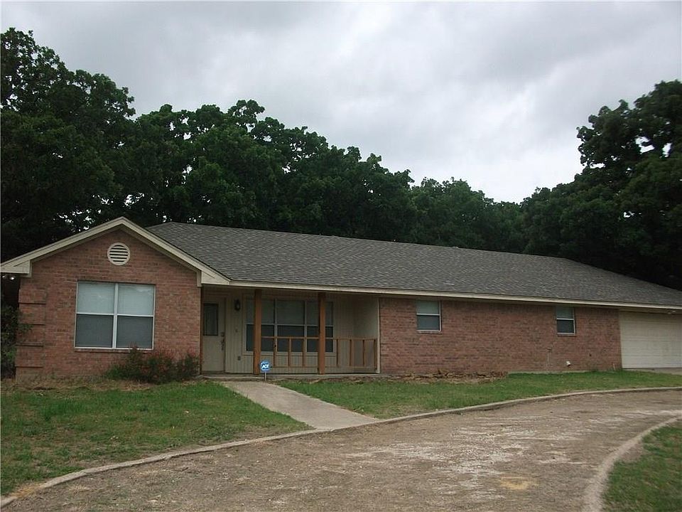 1st image of 225 Chambers Dr