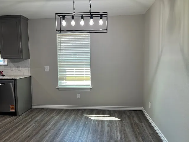 201 N Pecan St — Photo 5
