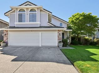 1422 Roman Dr, Rohnert Park, CA 94928
