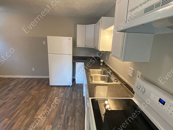 3rd image of 2787 Wedge St