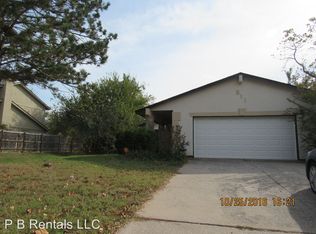 911 NE Dove Ln, Lawton, OK 73507