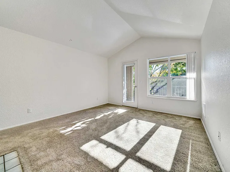 Hampton Ridge Apartments — Photo 26