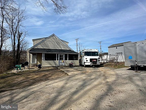 3rd image of 4427 Annapolis Rd