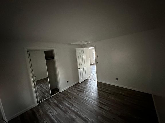 5th image of 18 Prospect St