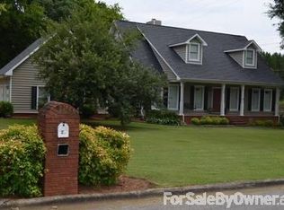 20 Kingsway Dr, Anniston, AL 36207