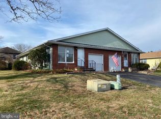 22 Magnolia Rd, Manahawkin, NJ 08050