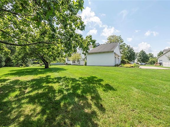 4th image of 716 Sawmill Dr