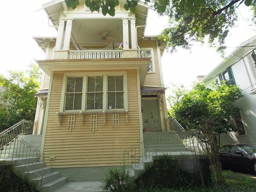 2306 Octavia. This is the upper apartment. Photo shows balcony. Door to 2306 is on the left of the photo. - 2306 Octavia St
