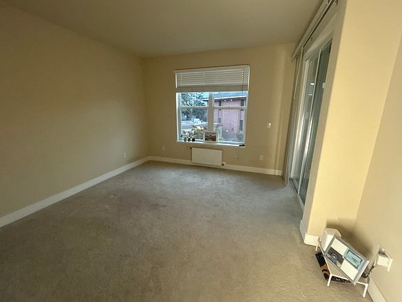 4th image of 2030 N Pacific Ave Unit 227