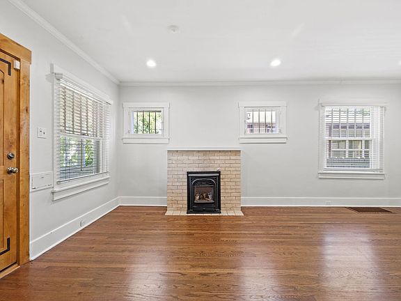 4th image of 1066 S Josephine St