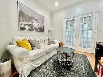 Rented by R New York