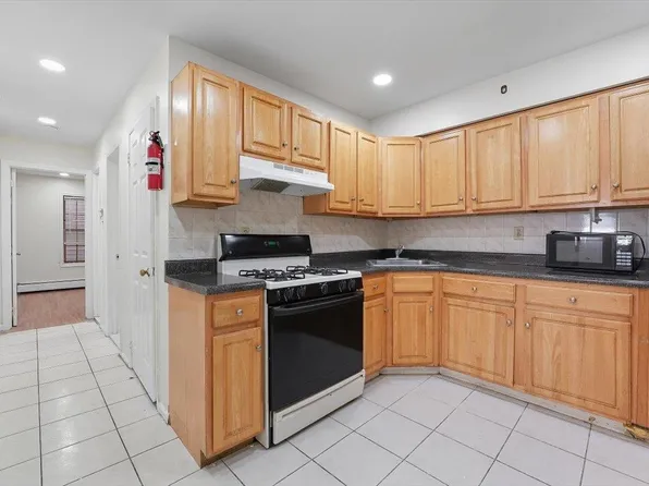 56 Poplar Street image 1 of 24