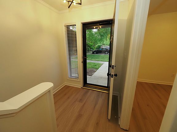5th image of 208 Oak Tree Dr #208