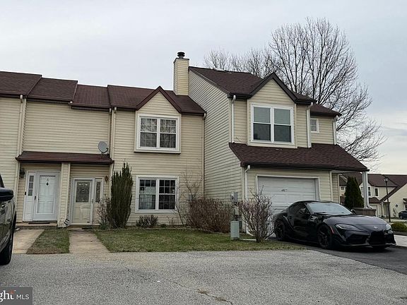 2nd image of 4 Ross Ct