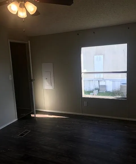 12227 Potranco Rd #11 — Photo 16