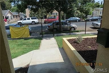 4th image of 856 W 43rd Pl