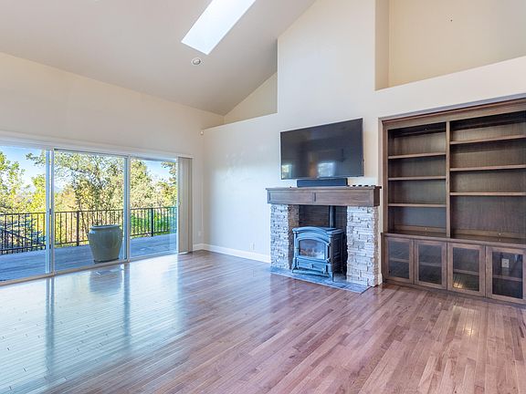 5th image of 3126 Riesling Path