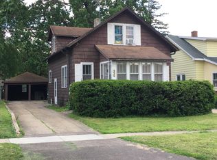 230 1/2 Edward St, Sycamore, IL 60178