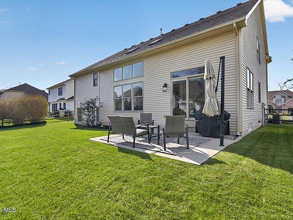 5th image of 2538 Spruce Loop Rd