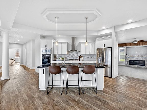 5th image of 6401 Eagle Crest Dr